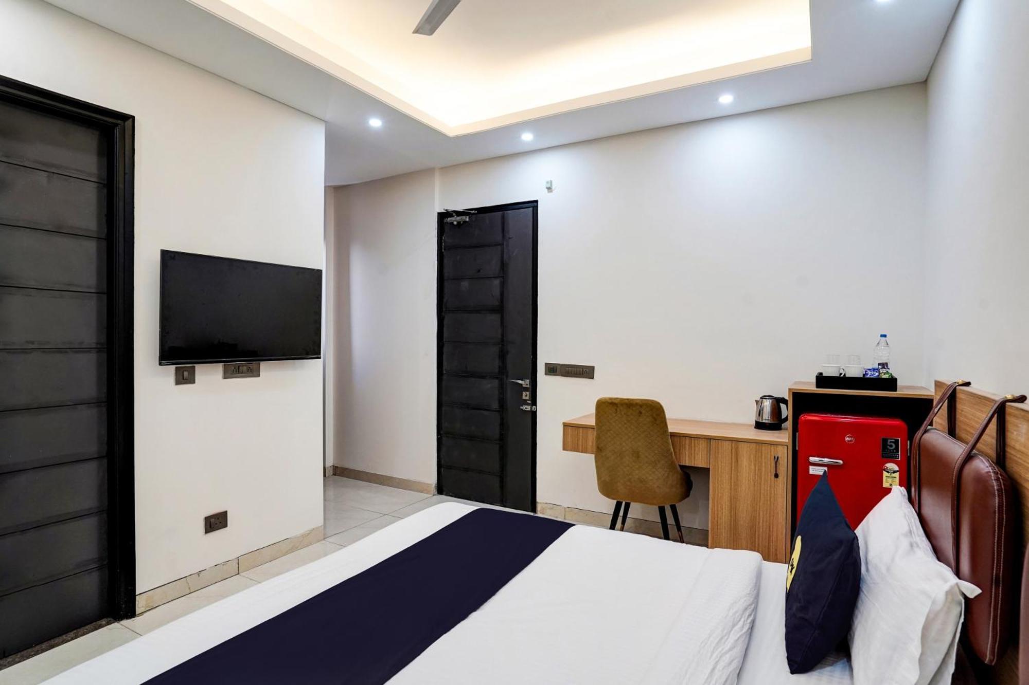 Hotel O Parkinn คูร์เคาน์ ภายนอก รูปภาพ